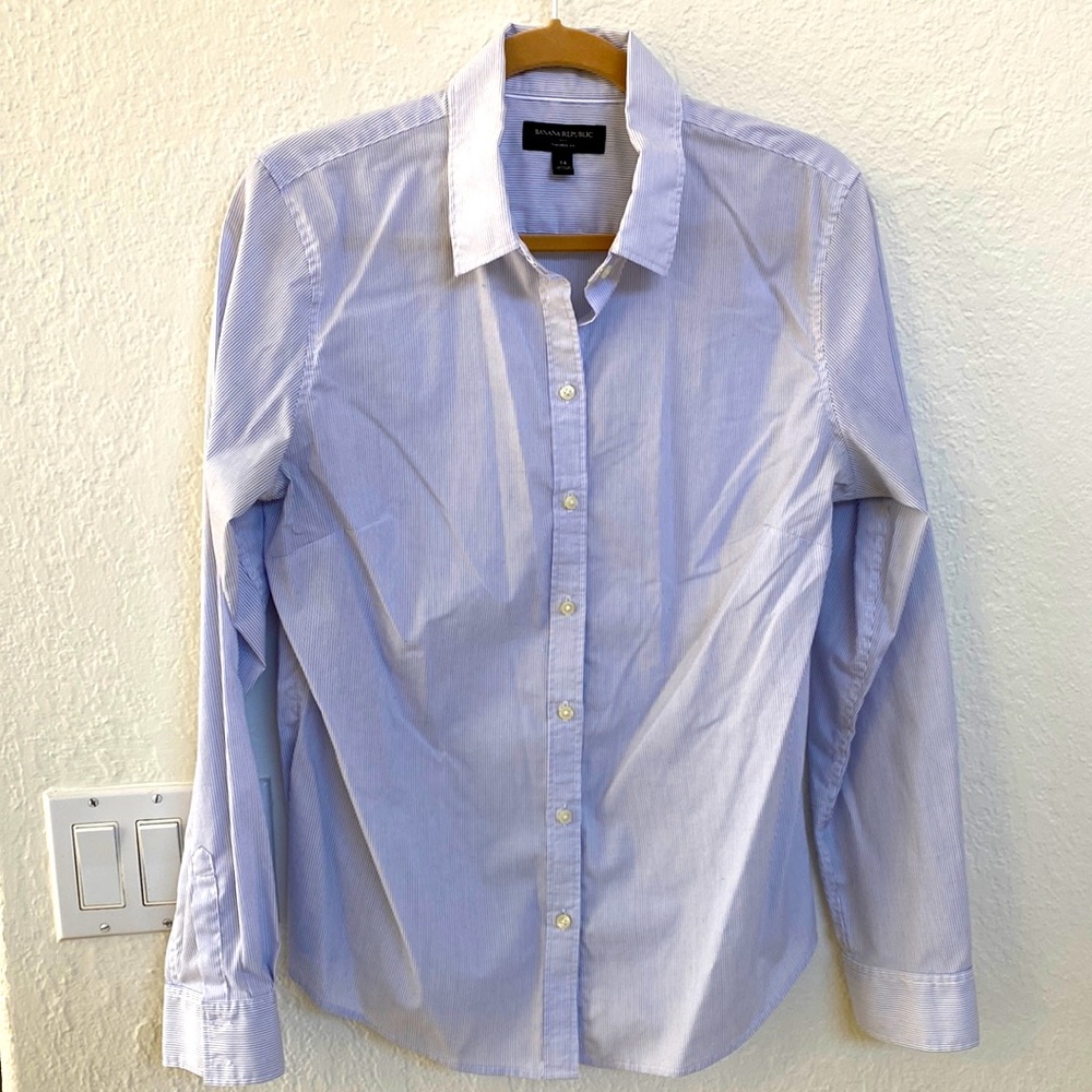 Banana Republic Blue pinstripe button up. Size 14